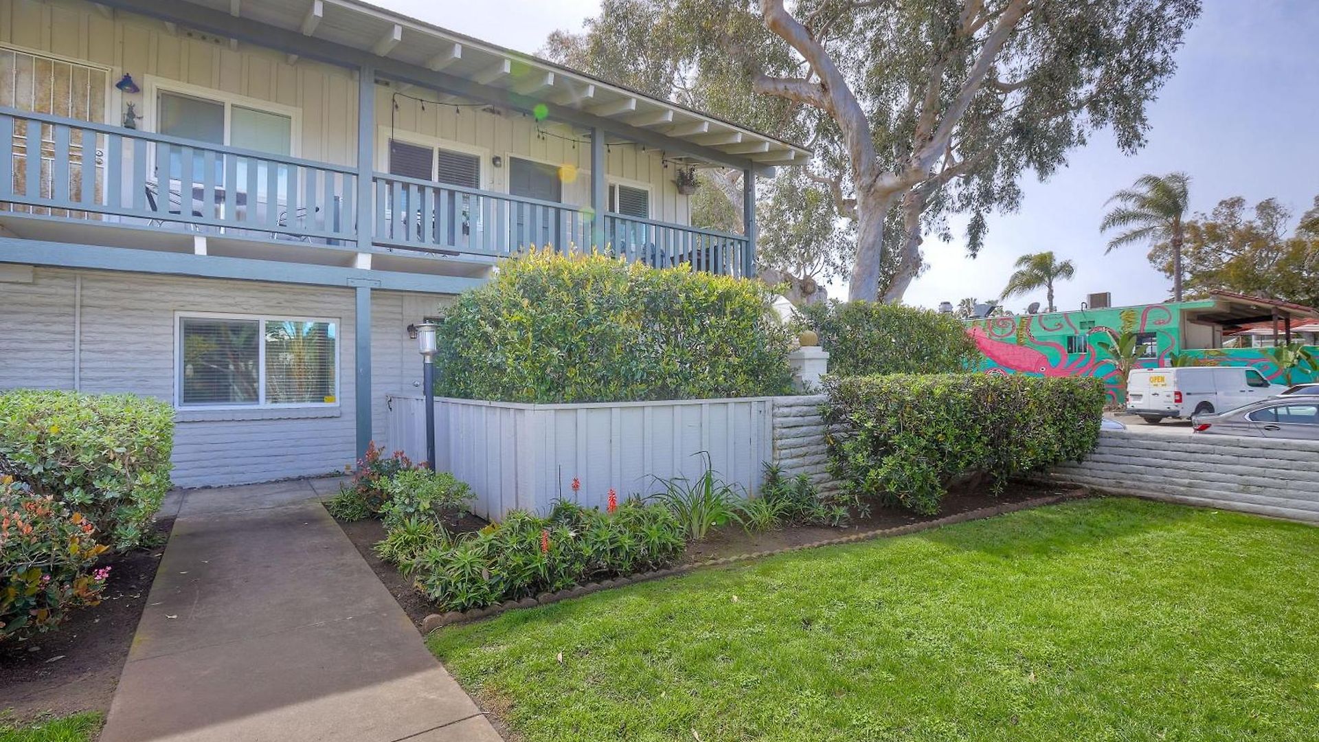 3080 Lincoln - Unit 24