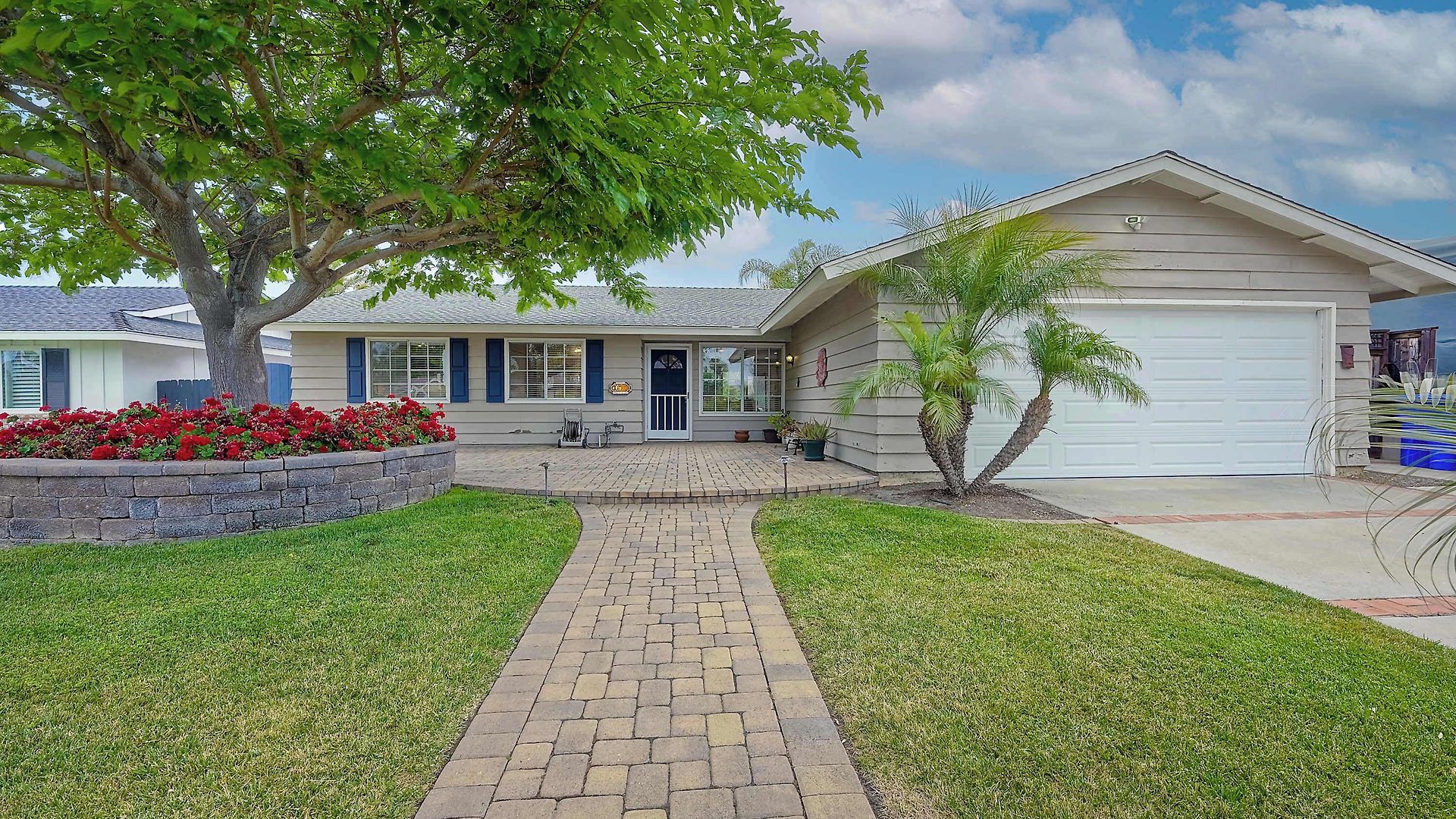 Holiday home Charm - 3br Stunner