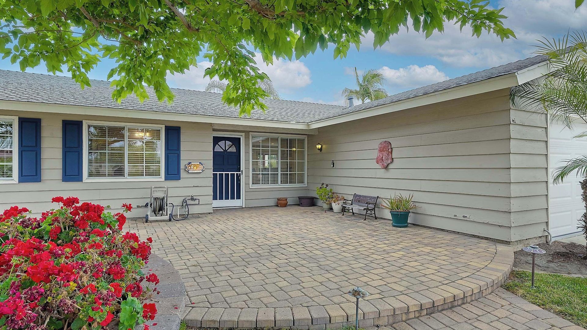 Holiday home Charm - 3br Stunner