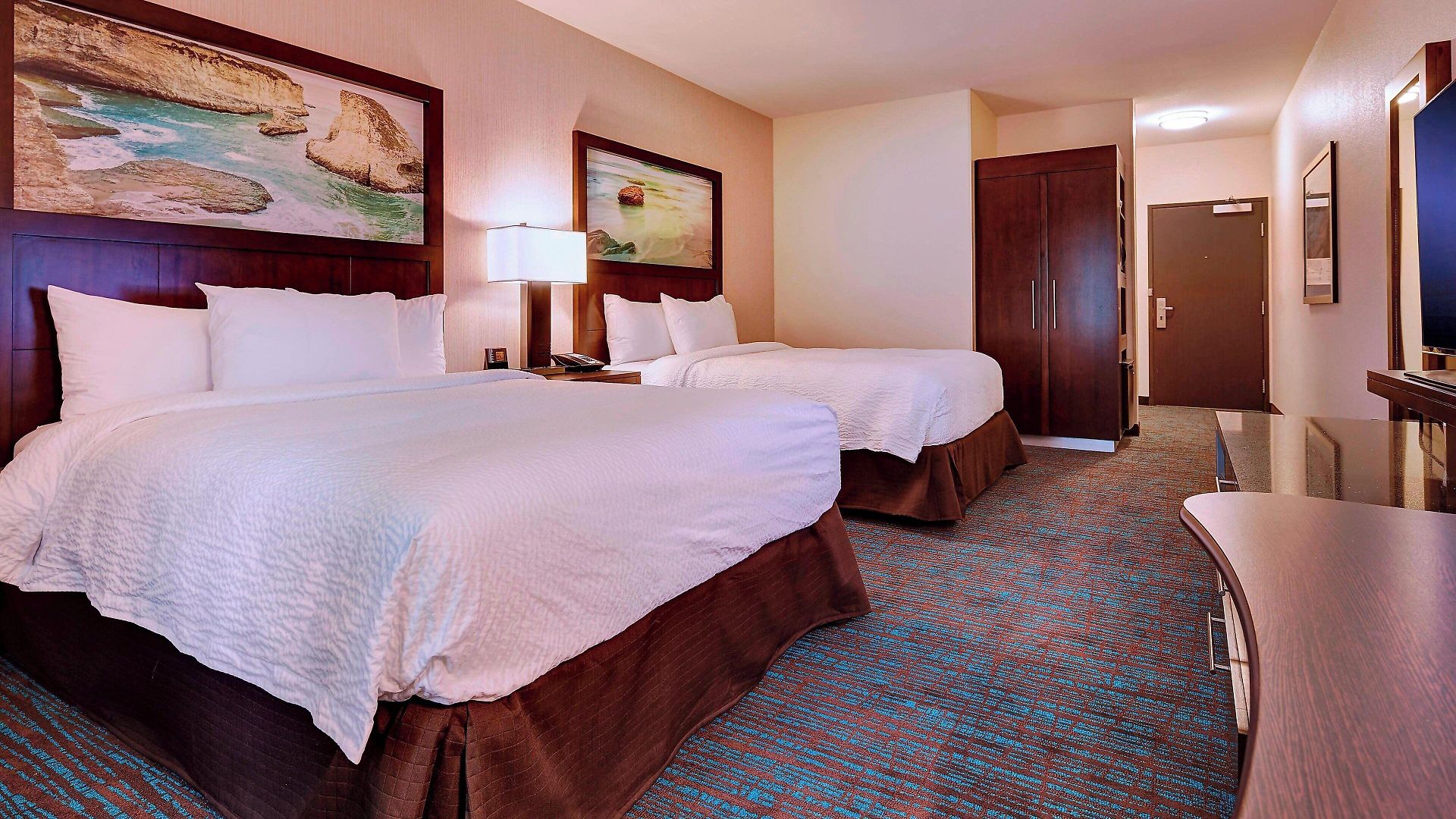 Fairfield & By Marriott San Diego Hotel