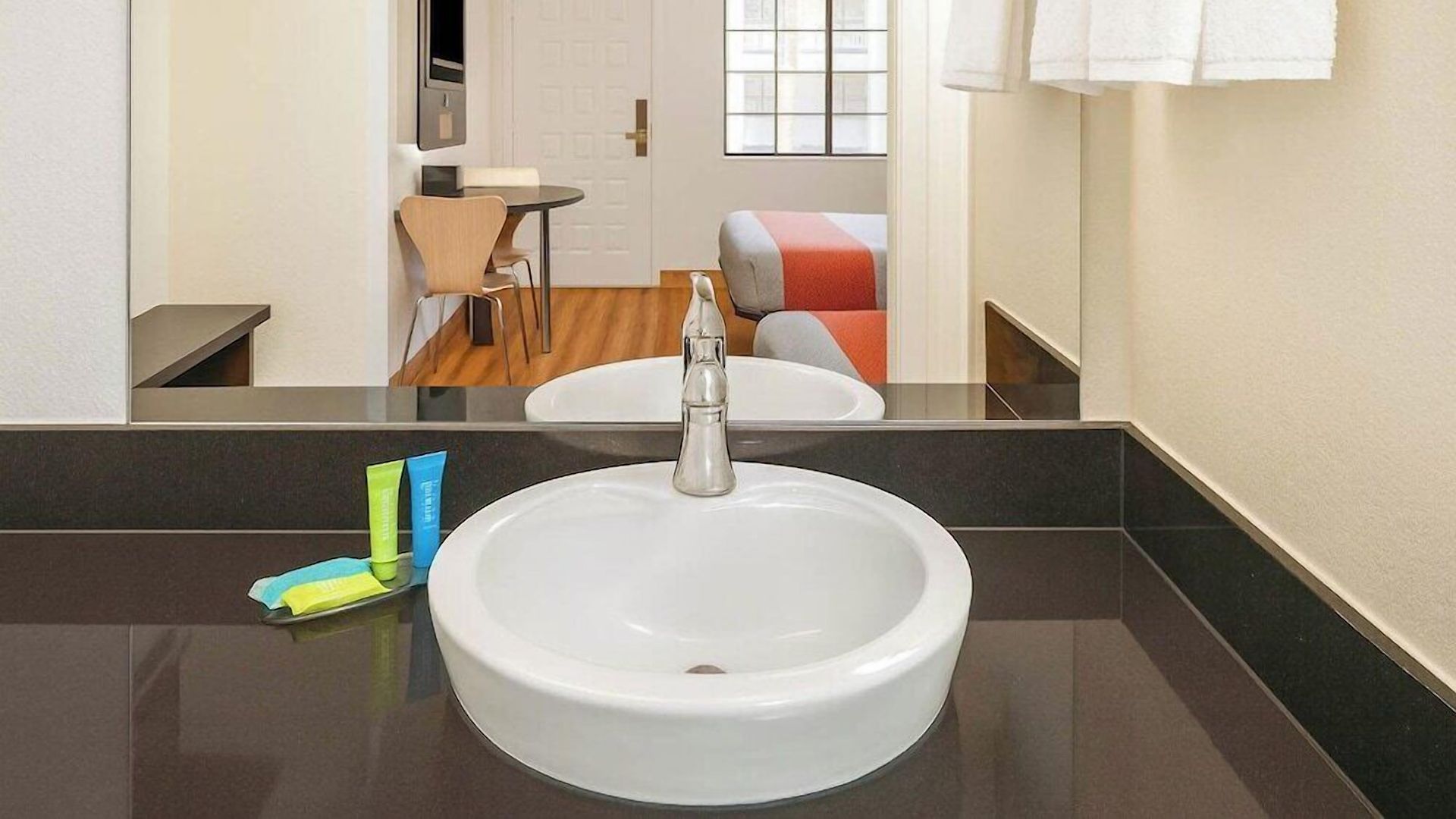 6-carlsbad, Ca 3* Carlsbad