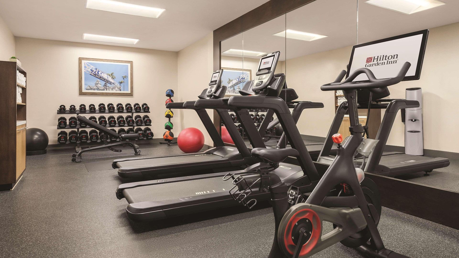 Hilton Garden 4*