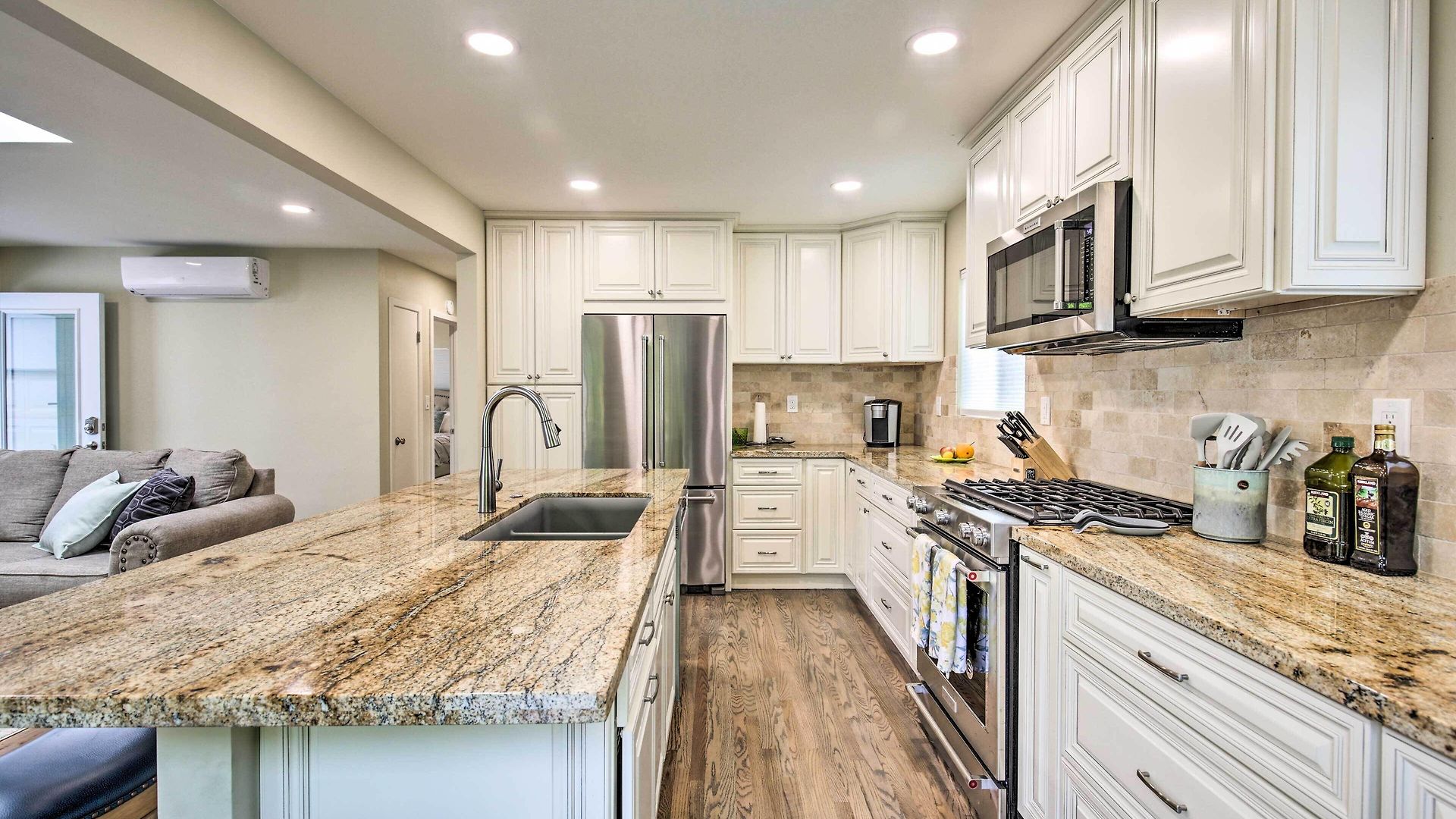 Coastal Home: 1 Mi To & Downtown Carlsbad