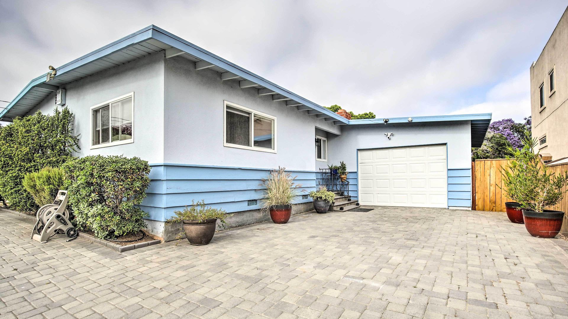 Holiday home Coastal Home: 1 Mi To & Downtown *