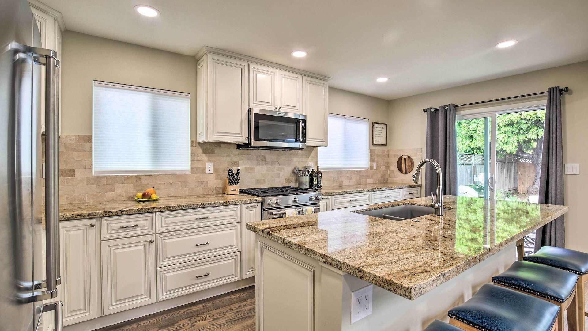Holiday home Coastal Home: 1 Mi To & Downtown