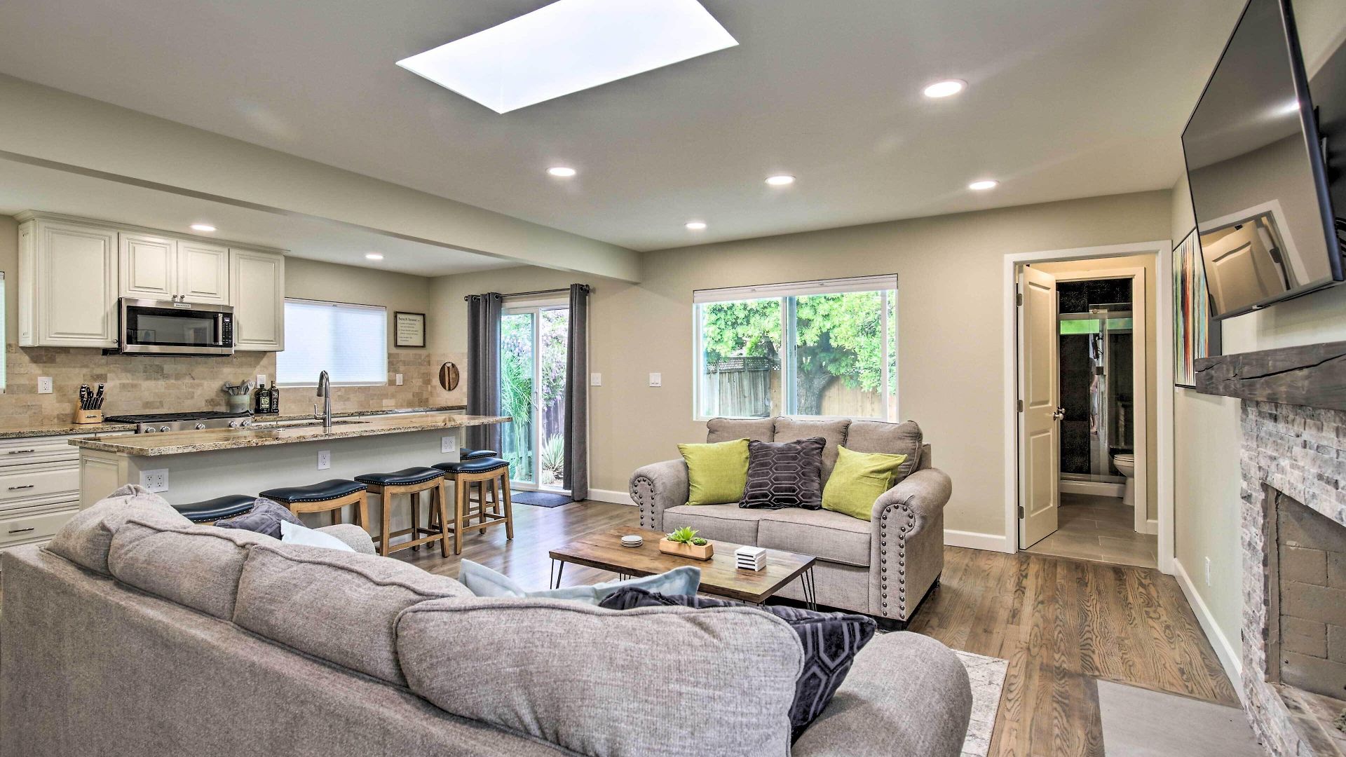 Coastal Home: 1 Mi To & Downtown Holiday home Carlsbad