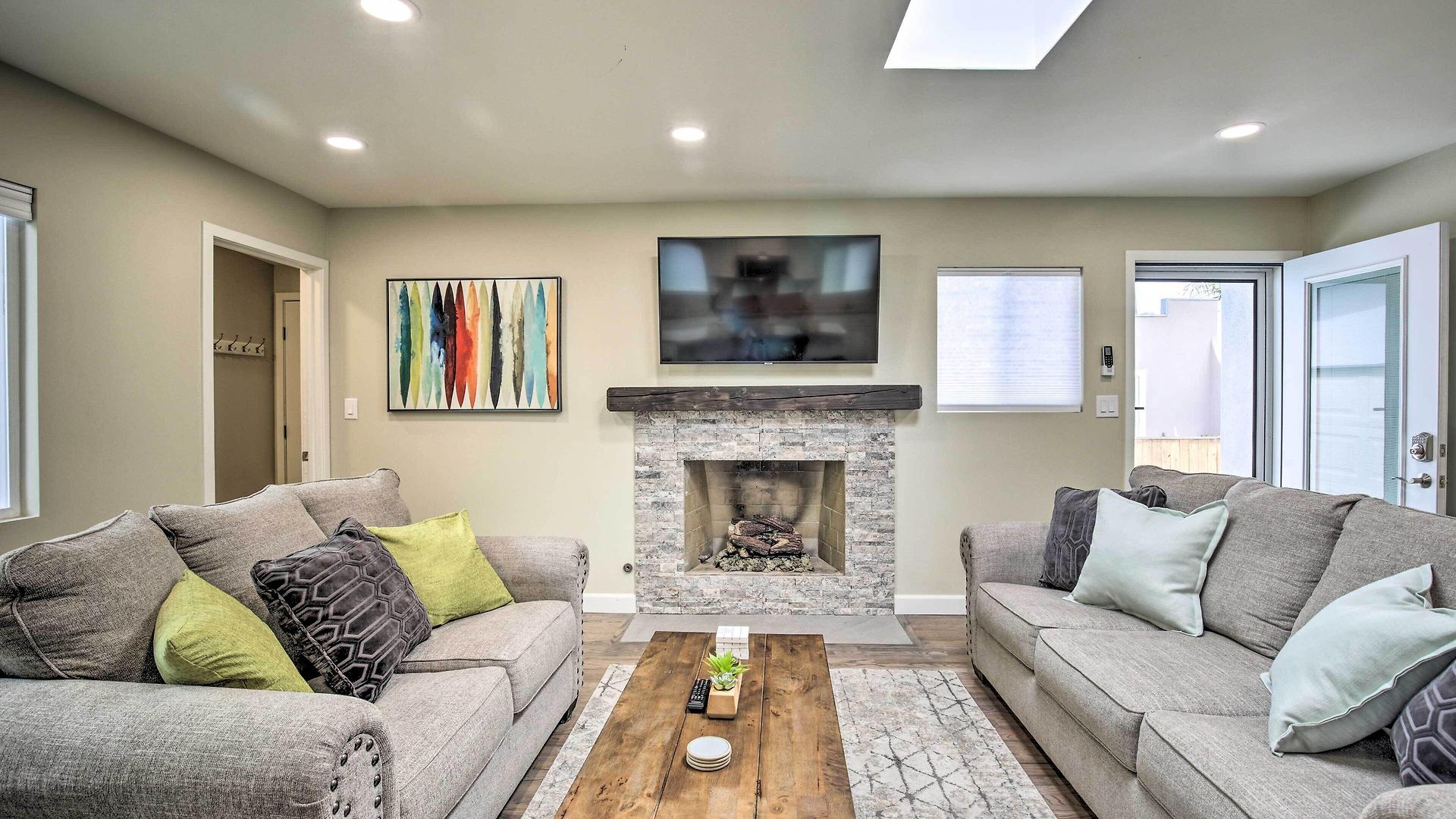 Coastal Home: 1 Mi To & Downtown Carlsbad