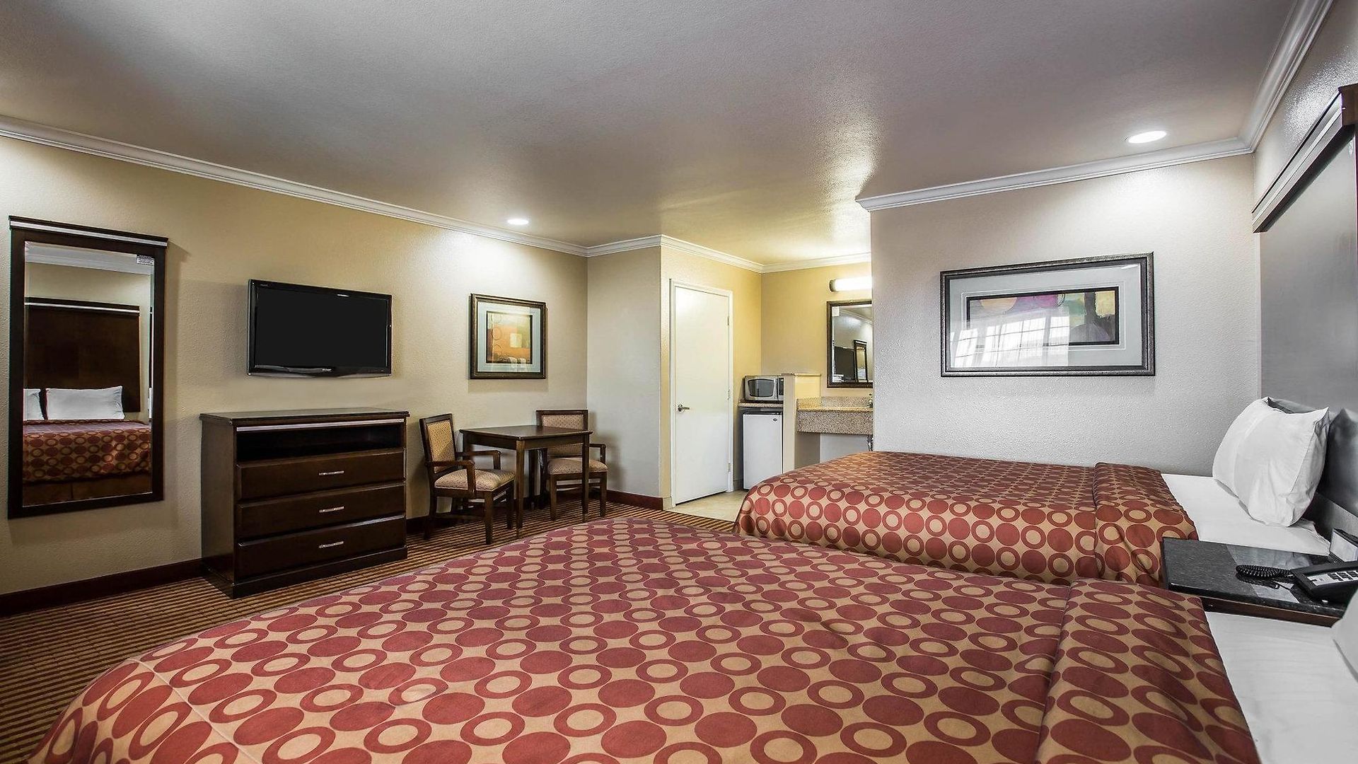 6 Carlsbad, Ca- North 3* Carlsbad
