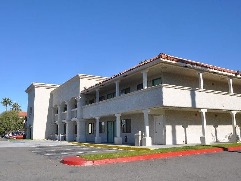 6-carlsbad, Ca 3* Carlsbad