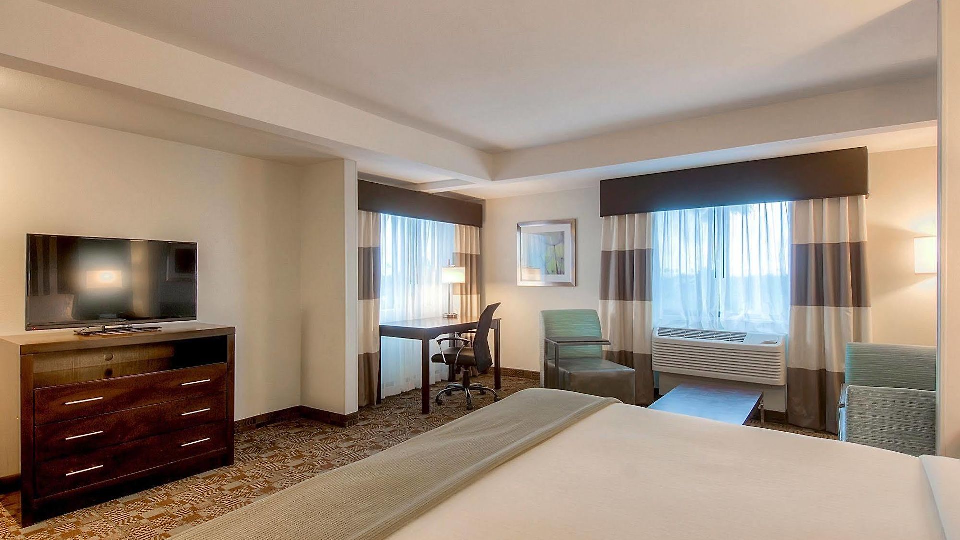 Express & By Ihg Hotel