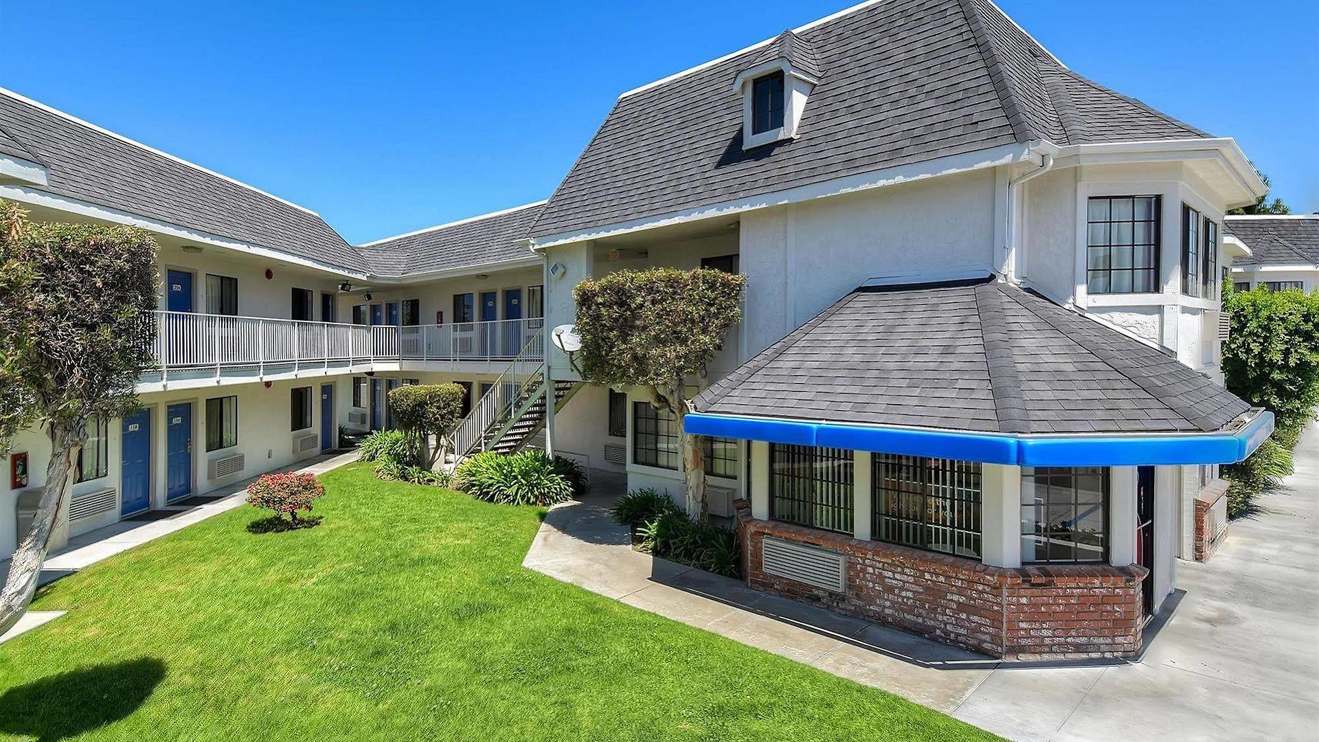 6-carlsbad, Ca - Village Carlsbad