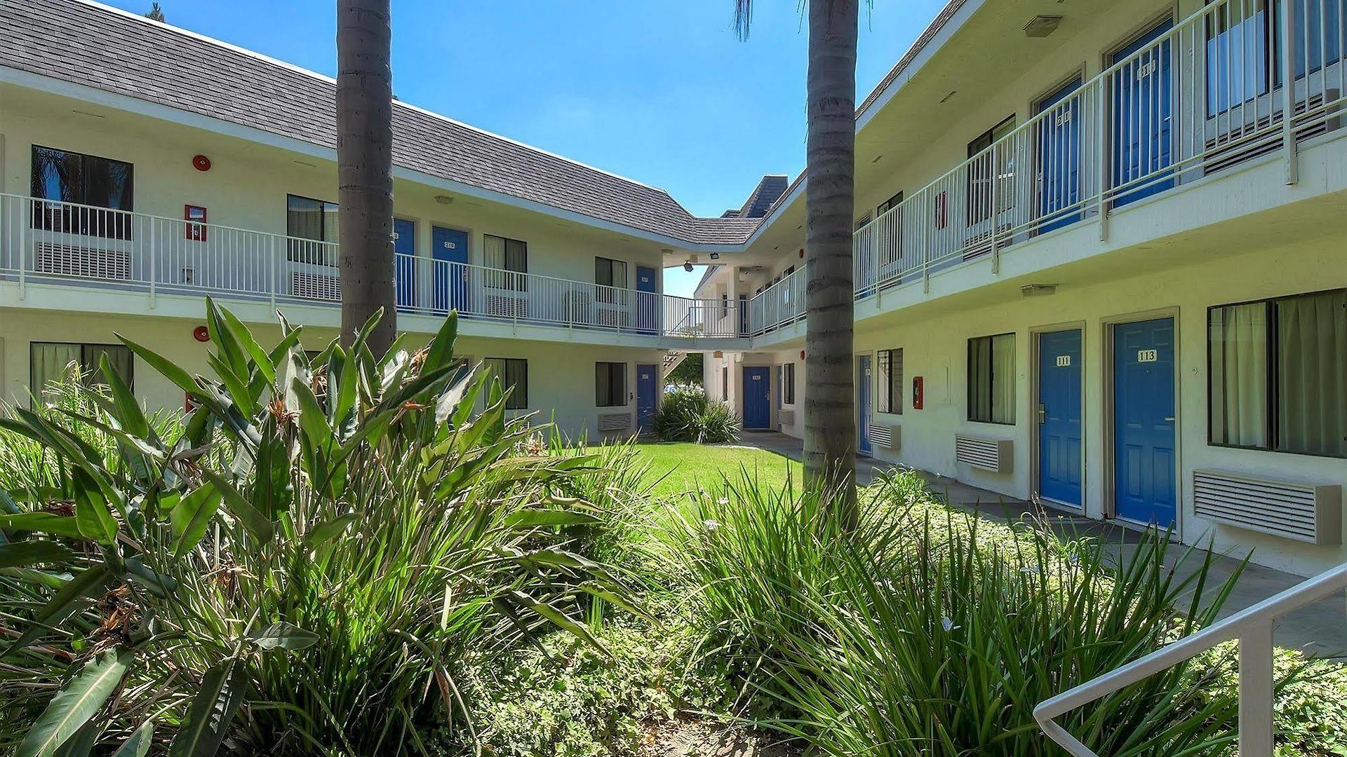 Hotel 6-carlsbad, Ca - Village