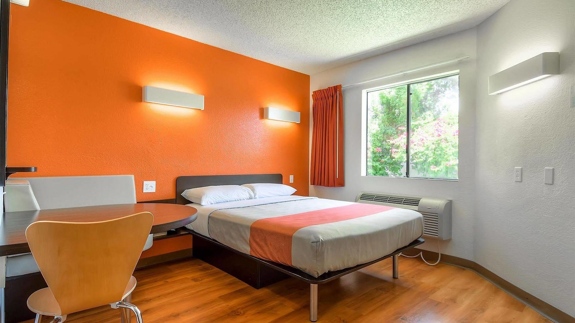 6-carlsbad, Ca - Village 2*