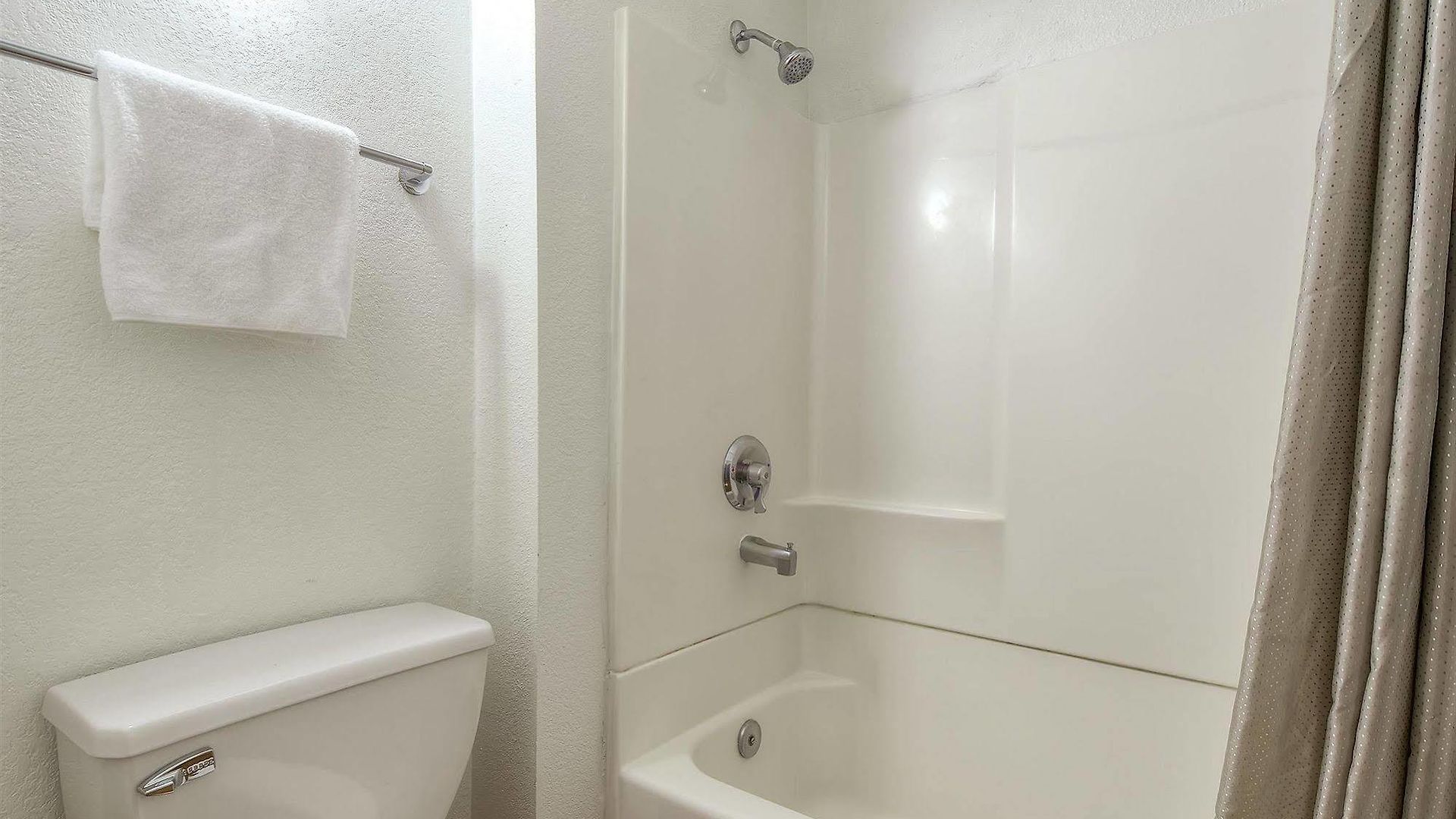 6-carlsbad, Ca - Village Hotel Carlsbad