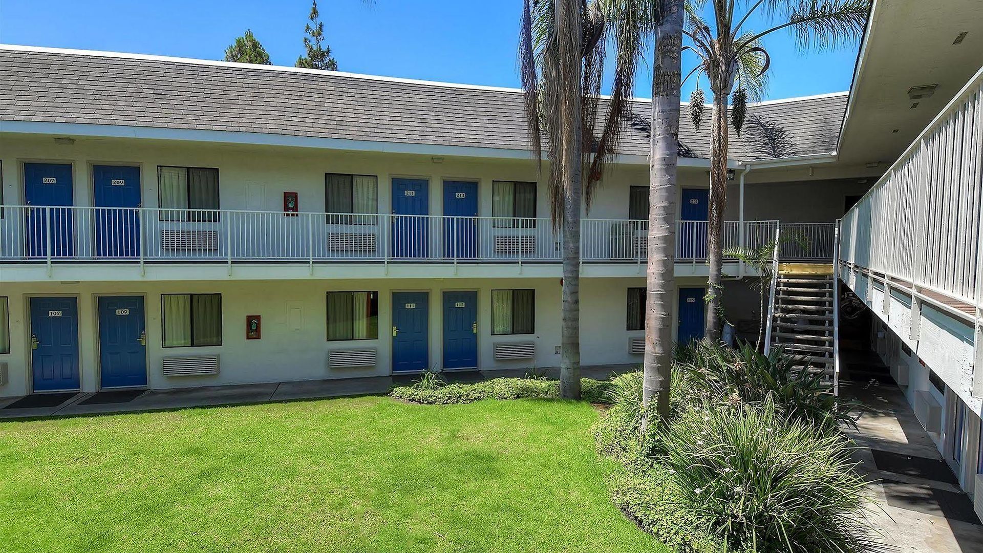 6-carlsbad, Ca - Village Carlsbad