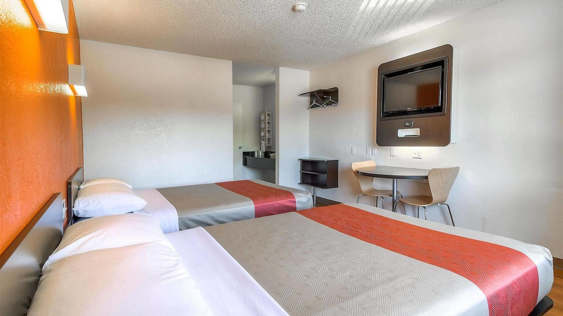 6-carlsbad, Ca - Village 2*