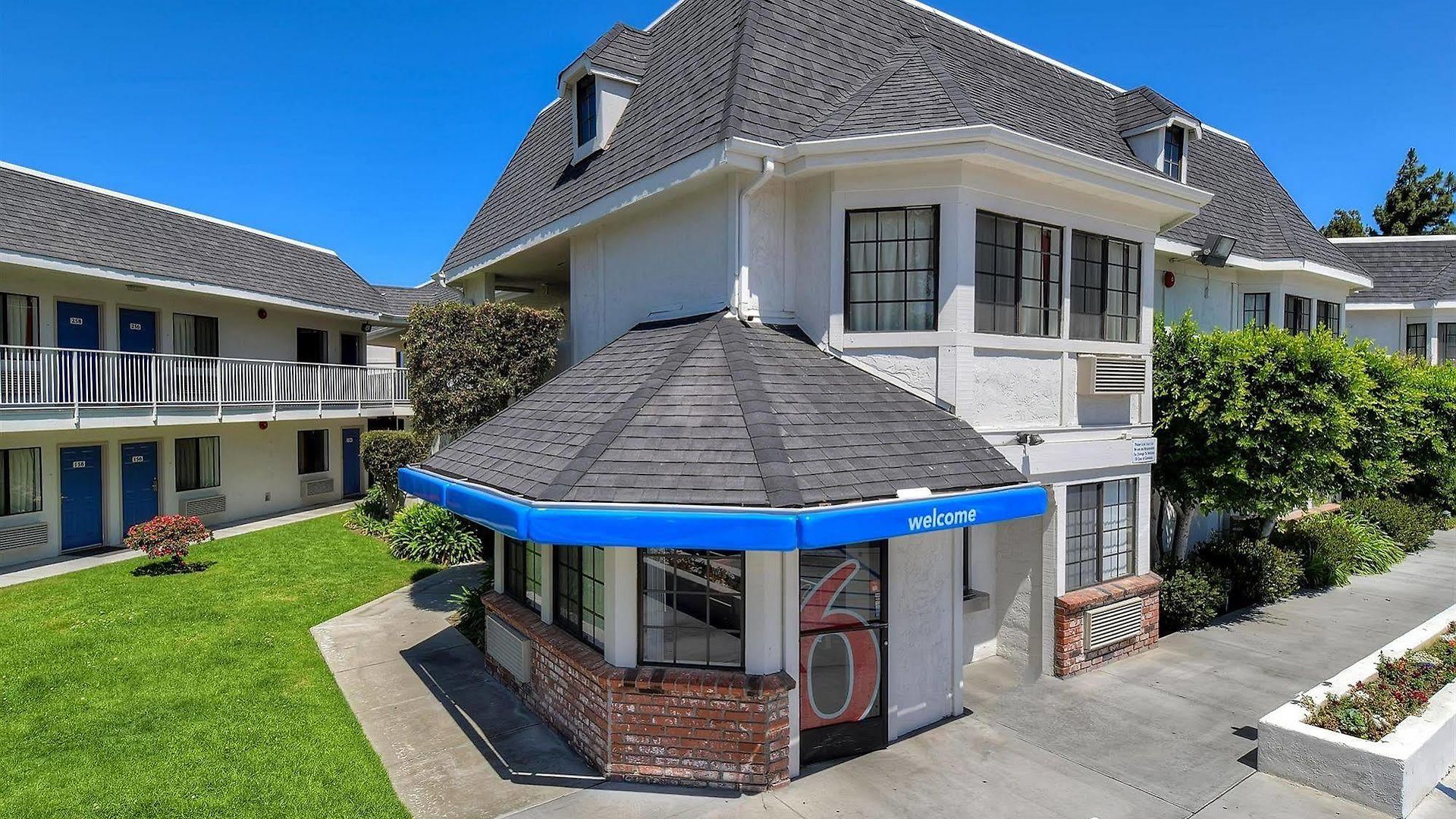 6-carlsbad, Ca - Village 2*