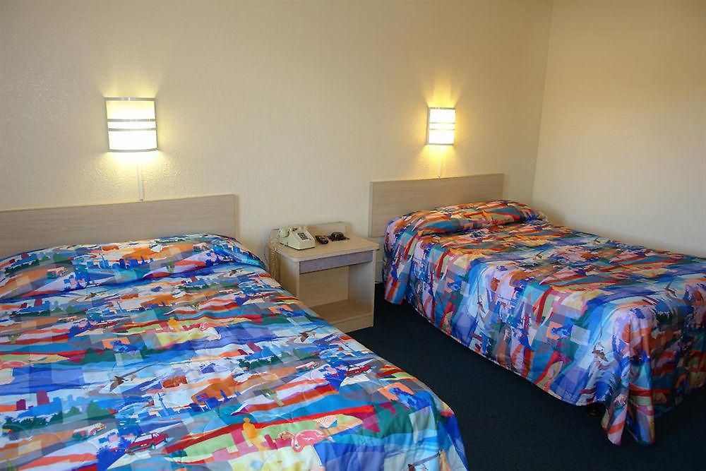 6-carlsbad, Ca - Village Hotel Carlsbad