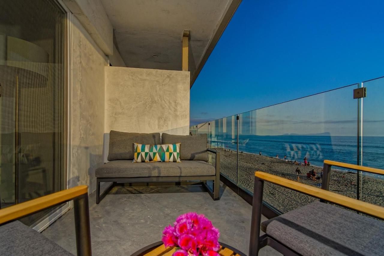 Ocean Front 4*