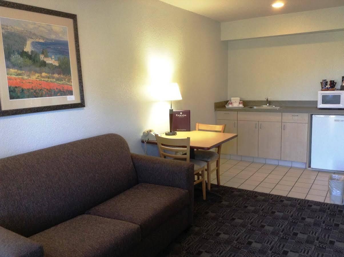 Hotel Western By The Sea 3*
