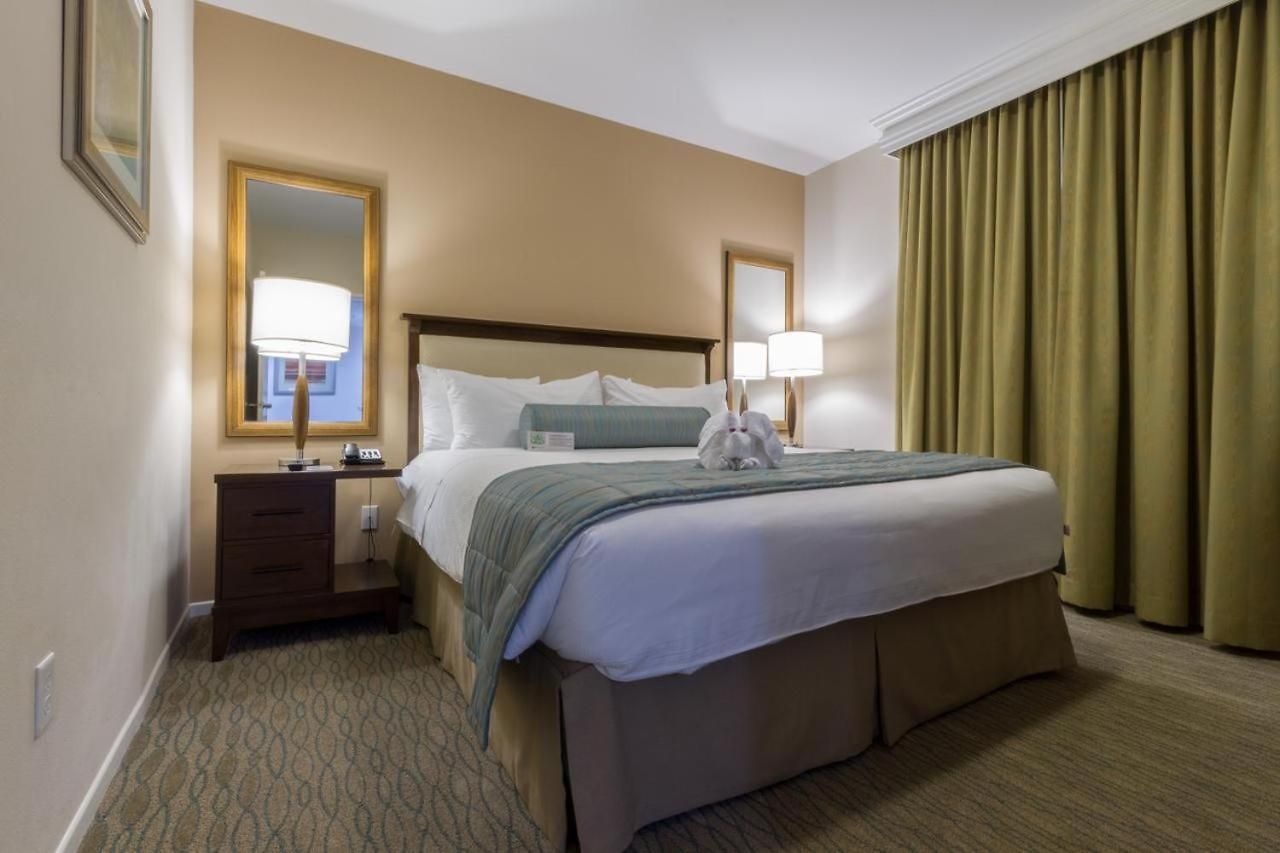 Grand Pacific Palisades Hotel 5*