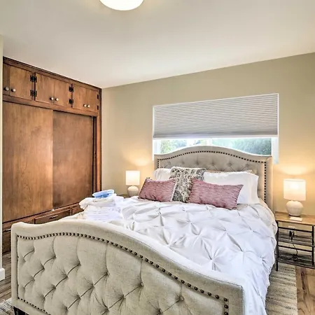 Coastal Home: 1 Mi To & Downtown *