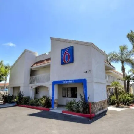 Hotel 6-carlsbad, Ca - East Near Legoland 3*