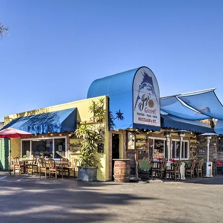 Coastal Home: 1 Mi To & Downtown *