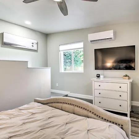 Coastal Home: 1 Mi To & Downtown Holiday home *