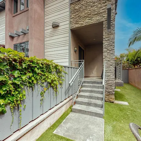 Apartment 329 Oak Ave