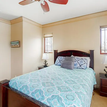 329 Oak Ave Apartment *