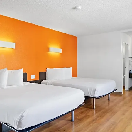 Village Hotel *