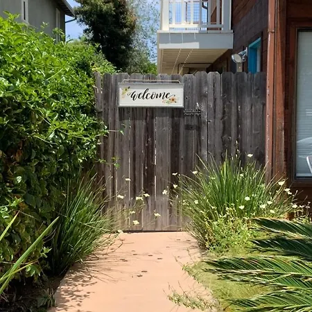 Cozy Carlsbad Village Studio Guest house