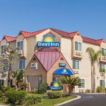 Days By Wyndham Hotel Carlsbad
