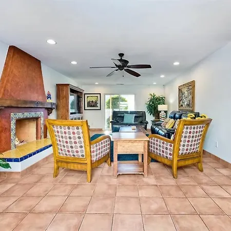 Holiday home Great Group Retreat! Hacienda Decor, Spacious Floor Plan, Private Backyard Carlsbad