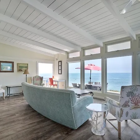 Oceanfront With Private Access, Remodeled Kitchen Holiday home
