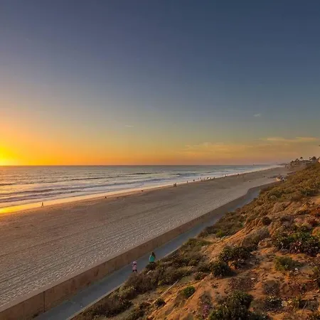 Great Group Retreat! Hacienda Decor, Spacious Floor Plan, Private Backyard * Carlsbad
