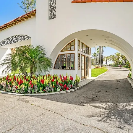 La Costa Modern *