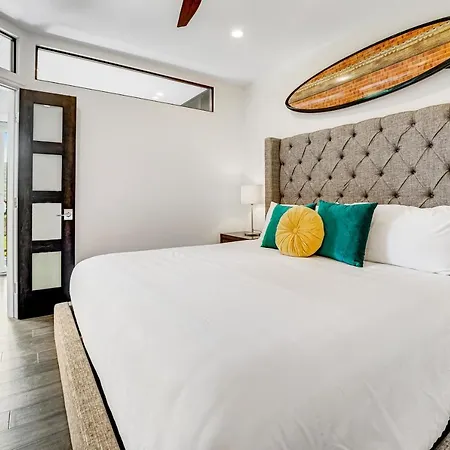 Hotel La Costa Modern
