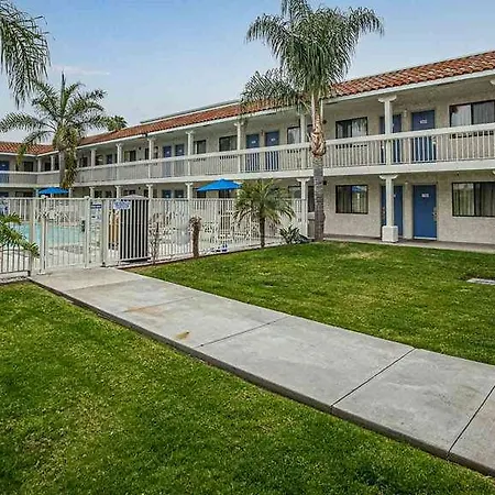 Hotel 6-carlsbad, Ca