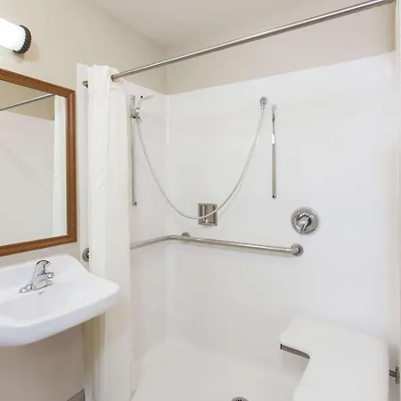 Days By Wyndham Carlsbad