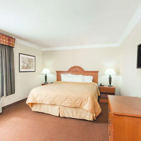 Days By Wyndham Hotel Carlsbad