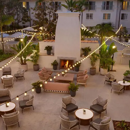 Hilton Garden Hotel 4*