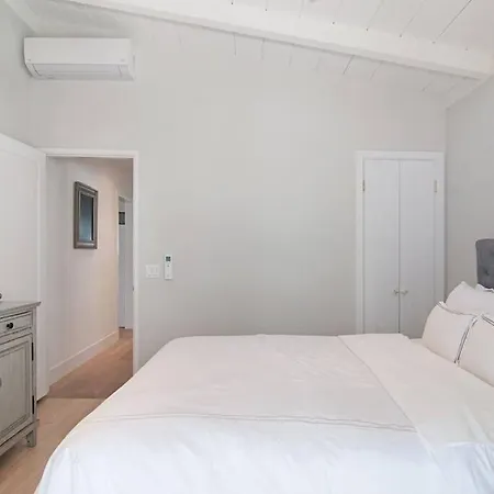 Holiday home Walk To Beach, Ac, Firepit, Grill *