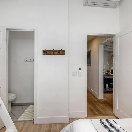 Walk To Beach, Ac, Firepit, Grill