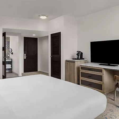 The Cassara Carlsbad, Tapestry Collection By Hilton Carlsbad
