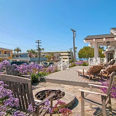 Holiday home Walk To Beach, Ac, Firepit, Grill