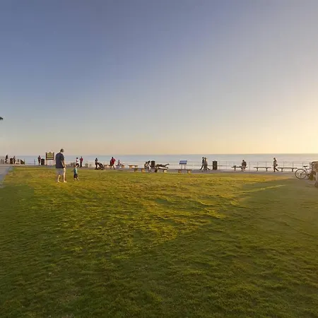 Walk To Beach, Ac, Firepit, Grill