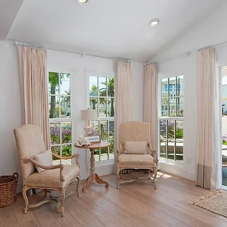 Walk To Beach, Ac, Firepit, Grill *