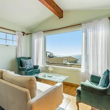 Oceanview, Walk To Beach, Fire Pit Holiday home *
